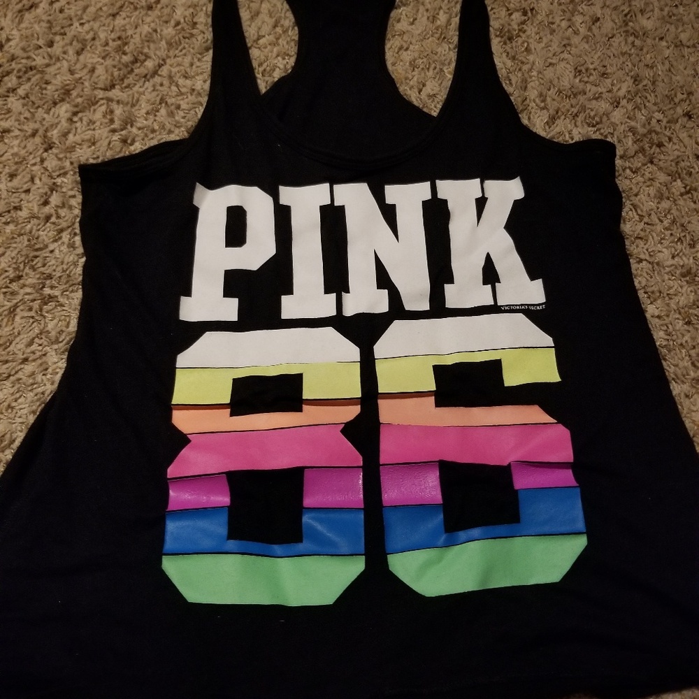 Vs pink tank